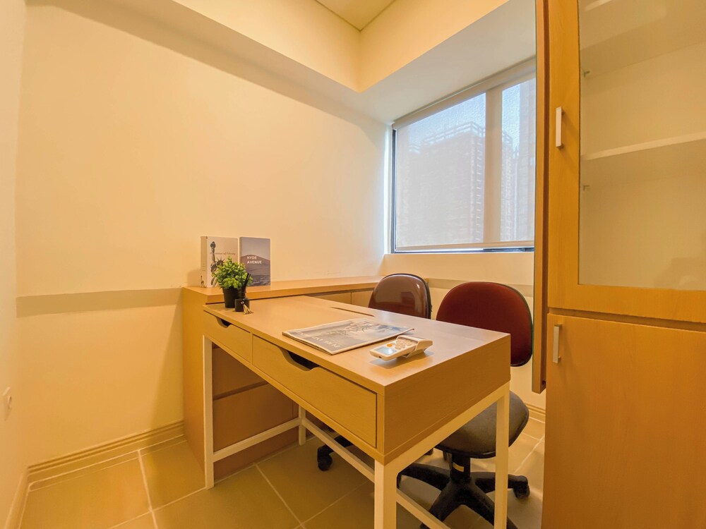 Cozy And Minimalist 1Br With Working Room Meikarta Apartment