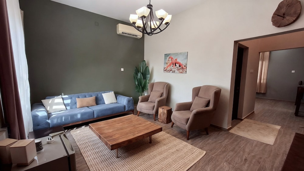 Roushan Resort