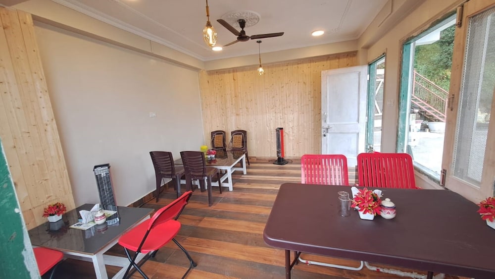 Fortune heights homestay Dalhousie view 3