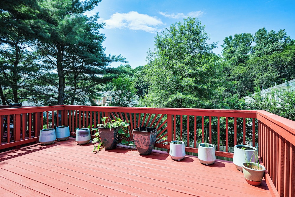 11 Mi to Dtwn Aberdeen: Spacious Townhome!