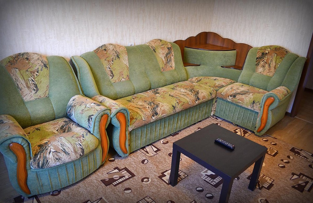 Dobrye Sutki Apartment on Mukhacheva 258 view 2