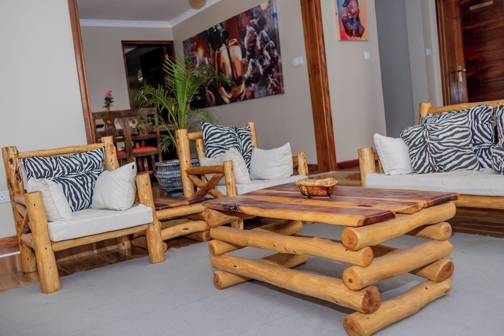Lux Suites Enkarsis Bungalow Kisaju