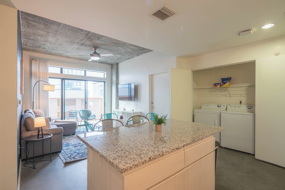 ROVE LIVING/KL - Roosevelt Point