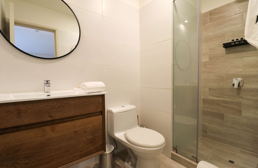 w Comfy 1BR Apartment w Balcony in Miraflores