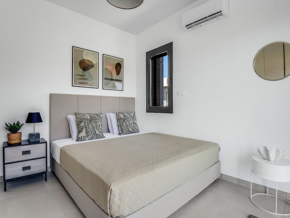 Sanders Elgio - Cute 2-bdr Apt With Balcony view 2