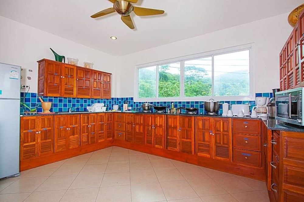 Villa Glenisla - Luxury Villa With Seaview view 5