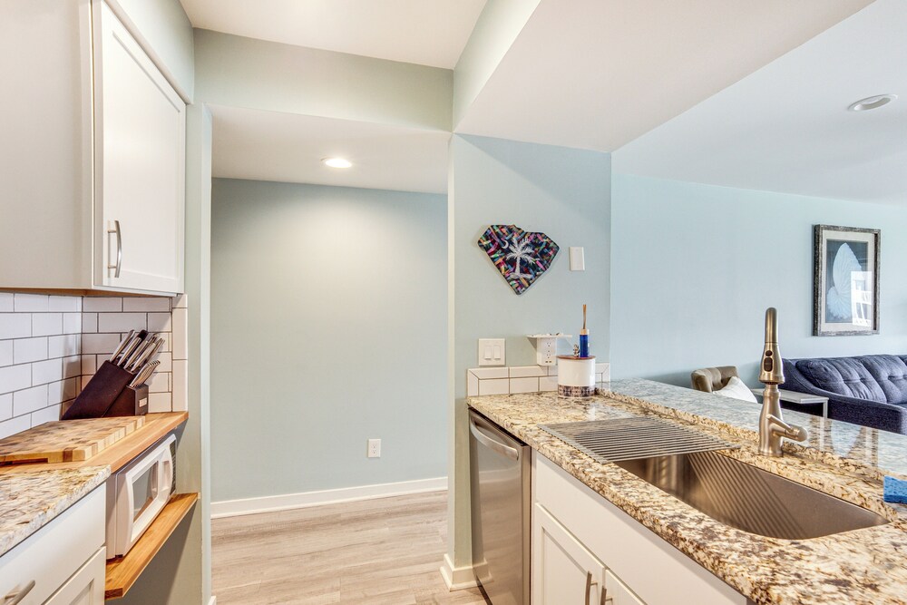 Oceanfront Condo in Harbor Island Community!