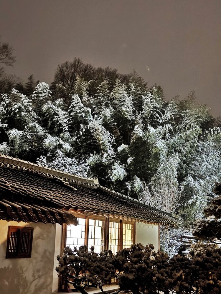 Jukrokjungsa hanokstay
