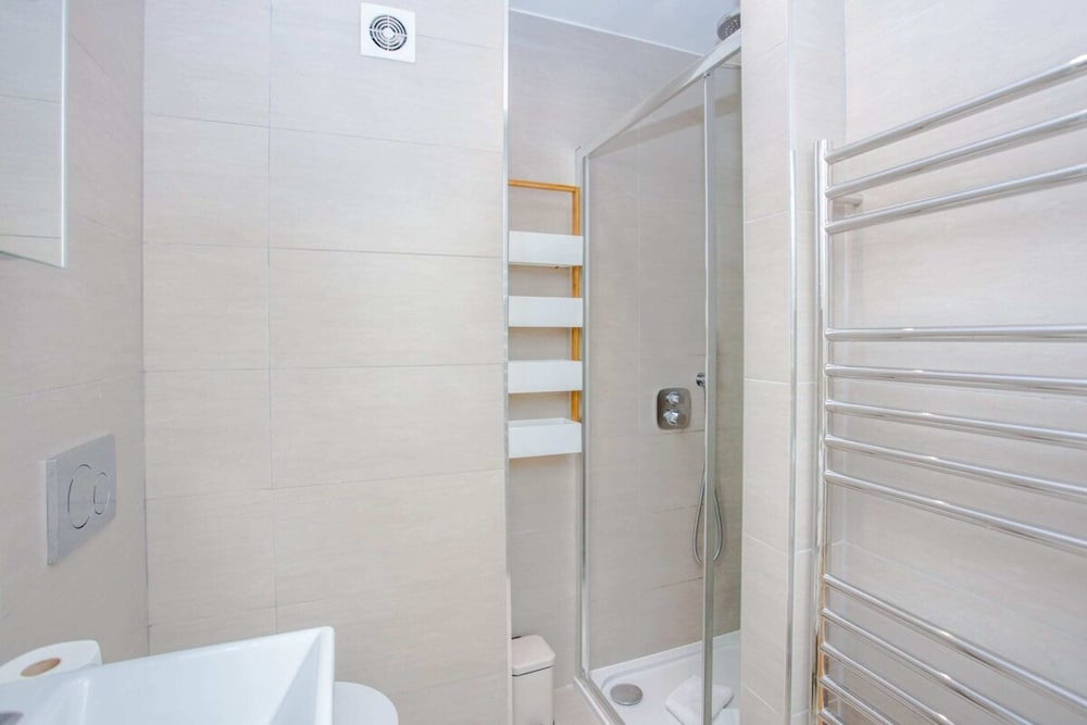 Bright 1 Bedroom Apartment in Regent's Park