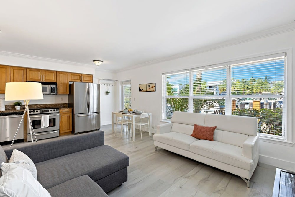 Las Olas Blvd Exclusive Apt With Waterview