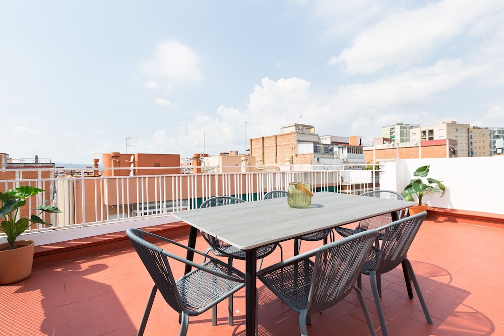 Urban Chill Apartments By Olala Homes