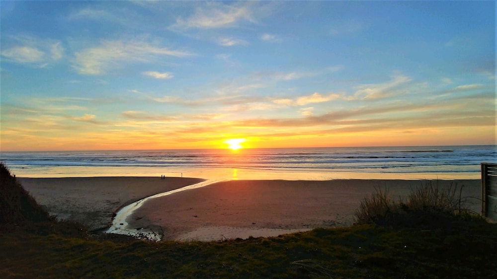 On the Beachfront Vacation Rentals