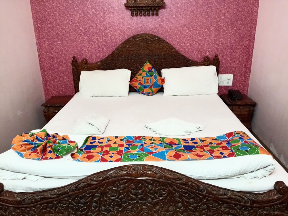 Hotel Sai Jharna