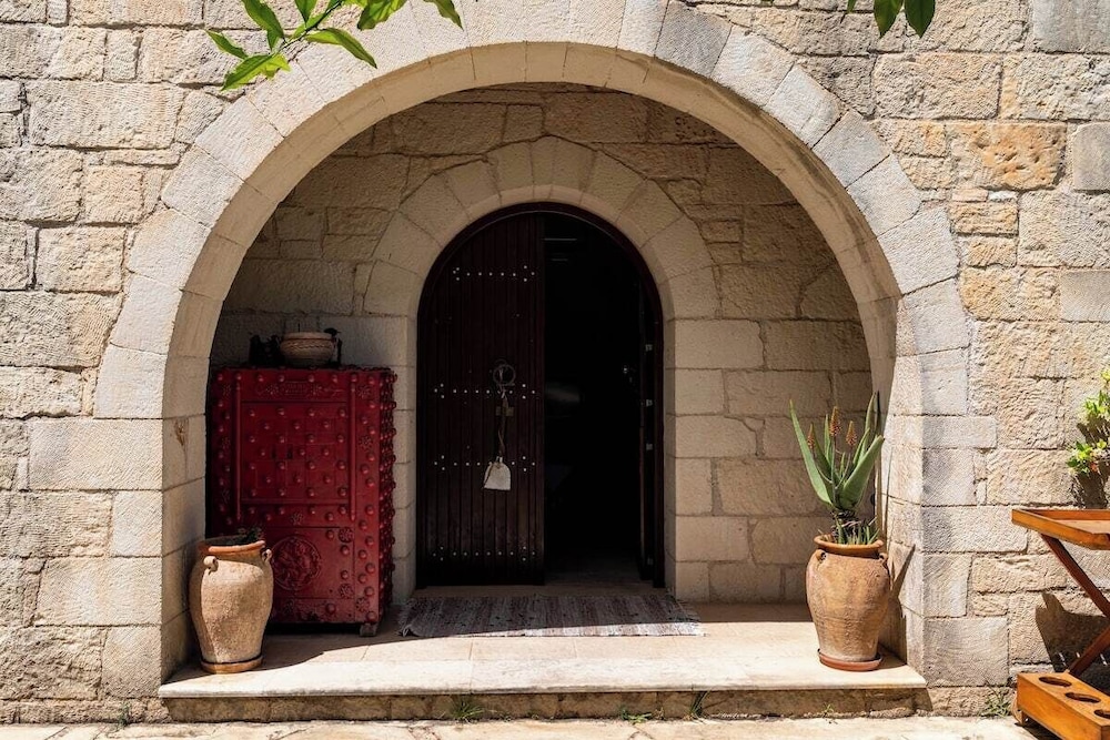Villa Aloni-traditional Stone Villa With Nice View,pool and Garden