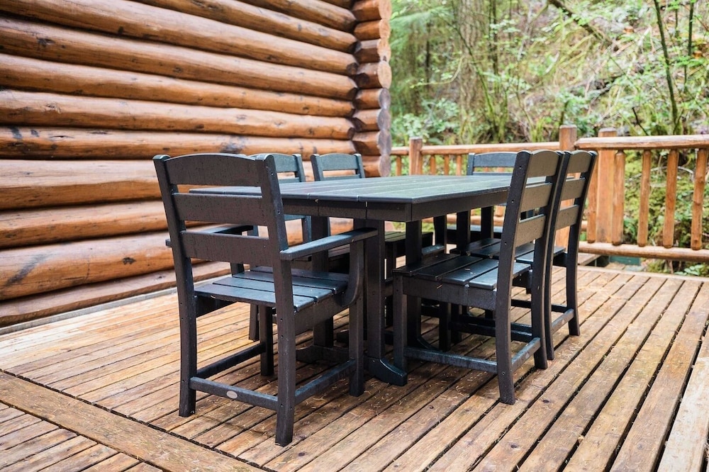 87sl - Starlink - Sauna - Pets Ok - Sleeps 8 2 Bedroom Cabin by RedAwning view 5
