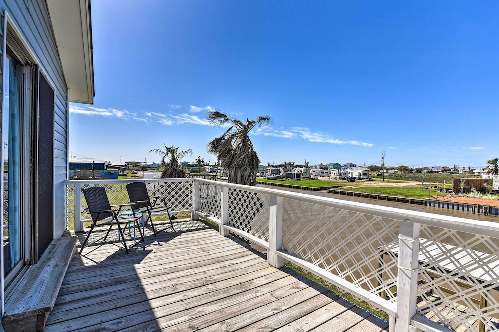 Waterfront Texas Abode w/ Boat Ramp, Pets Welcome view 3