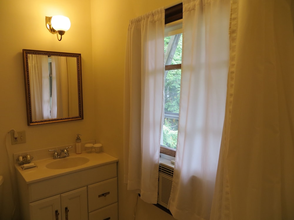 Atlantic Ark Inn - Property Image 8