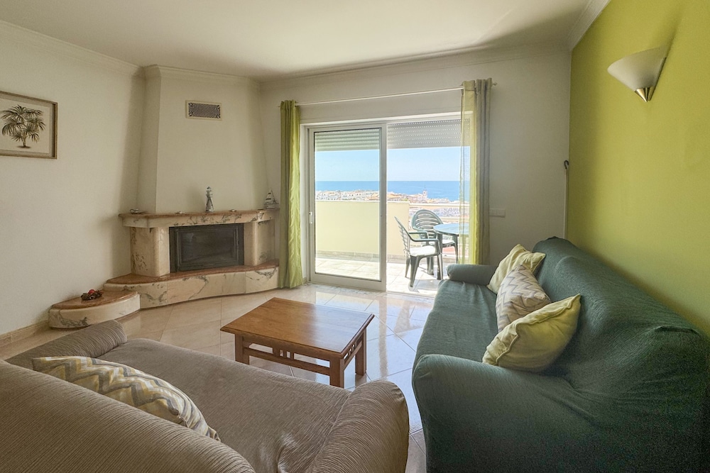 Central Old Town Albufeira Apartment