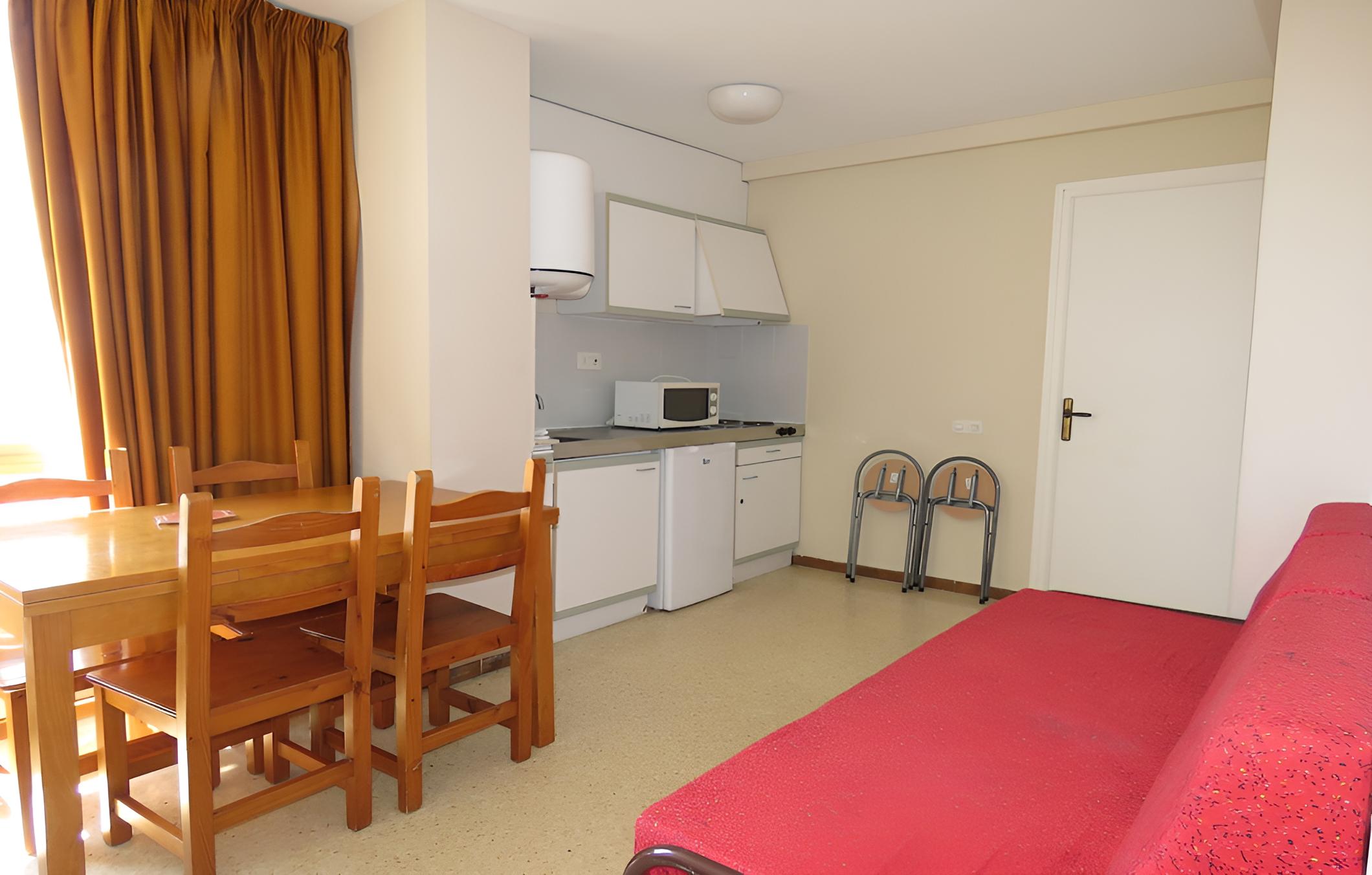Pineda De Mar Vacations - Royal Beach - Property Image 10