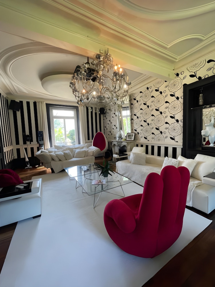Estate in Saint-pavace Near Le Mans Circuit