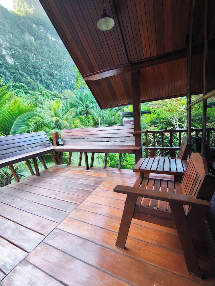 Charming Ao Luek Tai Retreat With Breathtaking Views