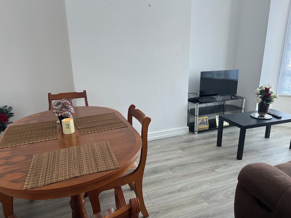 The Coral Guest House Fratton