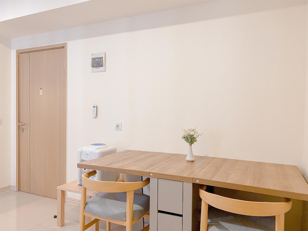 Cozy And Best Deal 2Br Apartment Meikarta