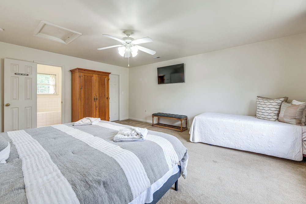 2 Blocks to Potomac River: Gem in Colonial Beach!