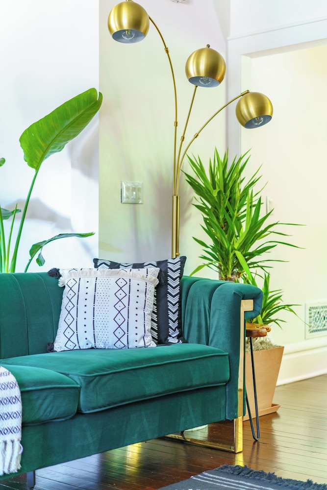 Jungle House Boutique Suites – Short North & Convention Center