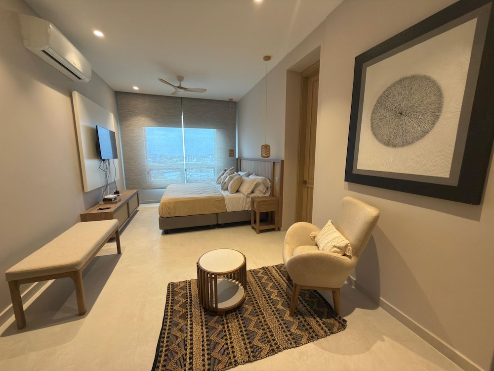 Apartamento Adalmar 804 con vista al mar