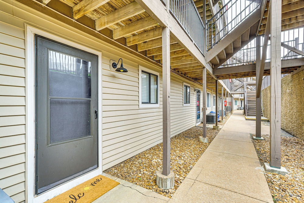 Lakefront Osage Beach Condo: Main Channel View!
