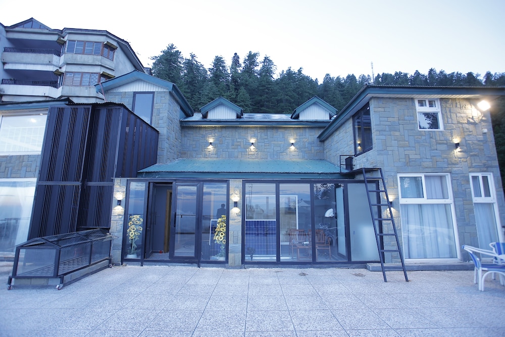 ZAR Luxury Suites Murree