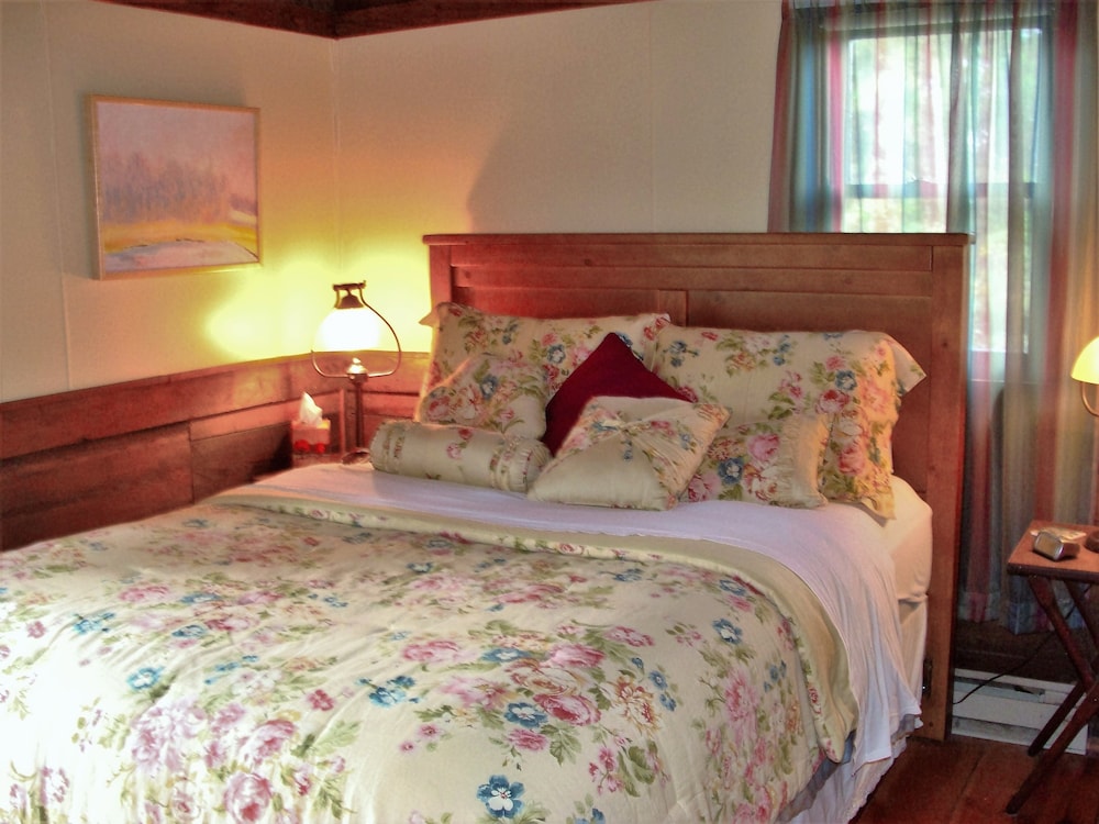 Lexington Vacations - DeHart Cabin - Property Image 3