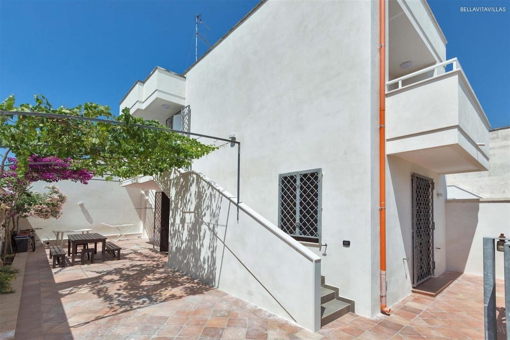 1659 Dodger House in Porto Cesareo view 4