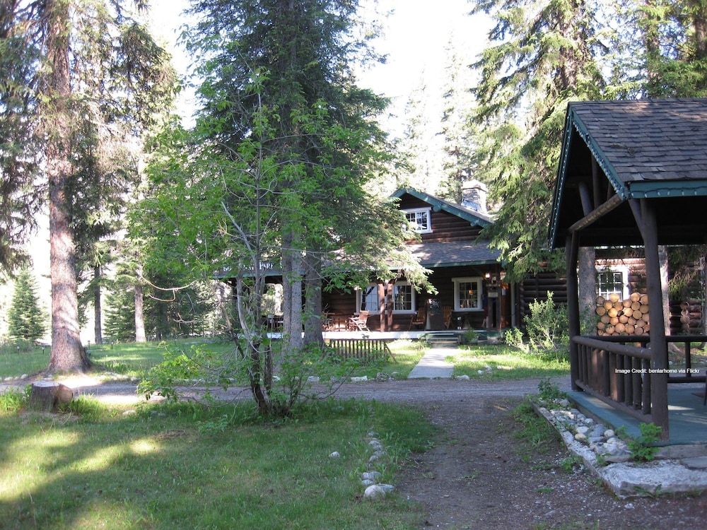 Kootenay Park Lodge