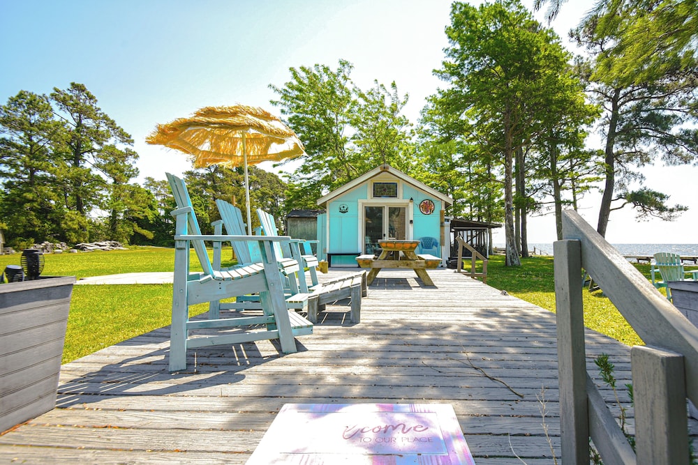 Tiny House w/ Big Views: Cabin in Shiloh!