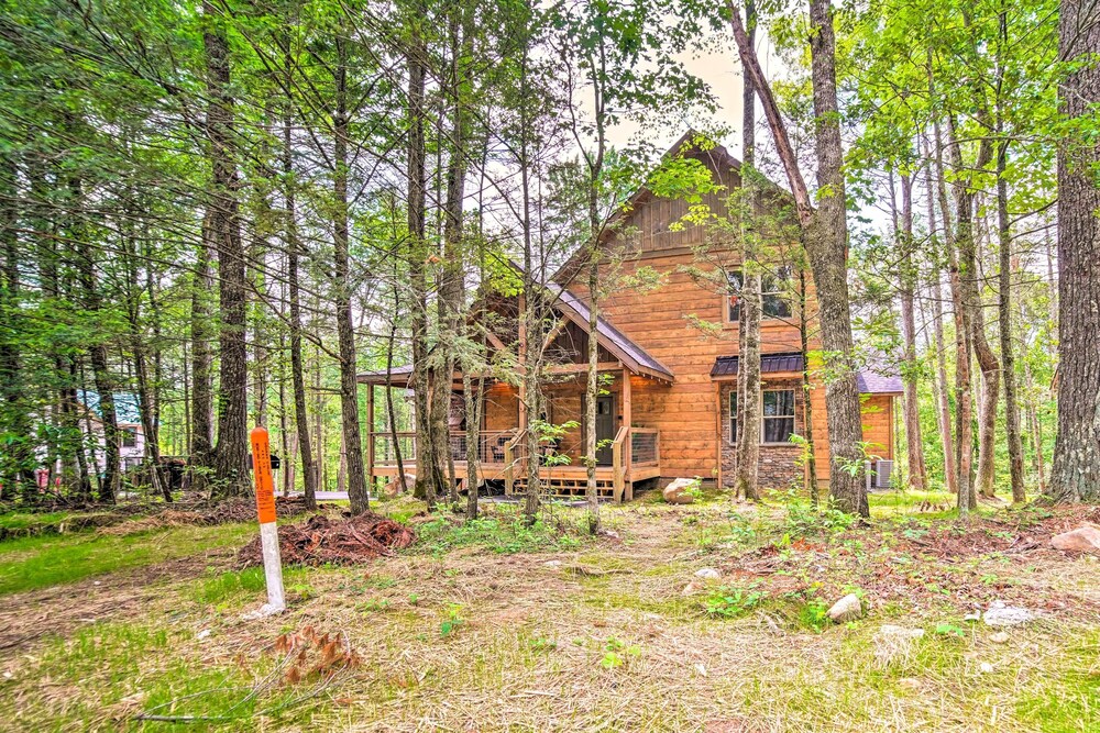 Sevierville Cabin w/ Hot Tub & Heated Indoor Pool view 5