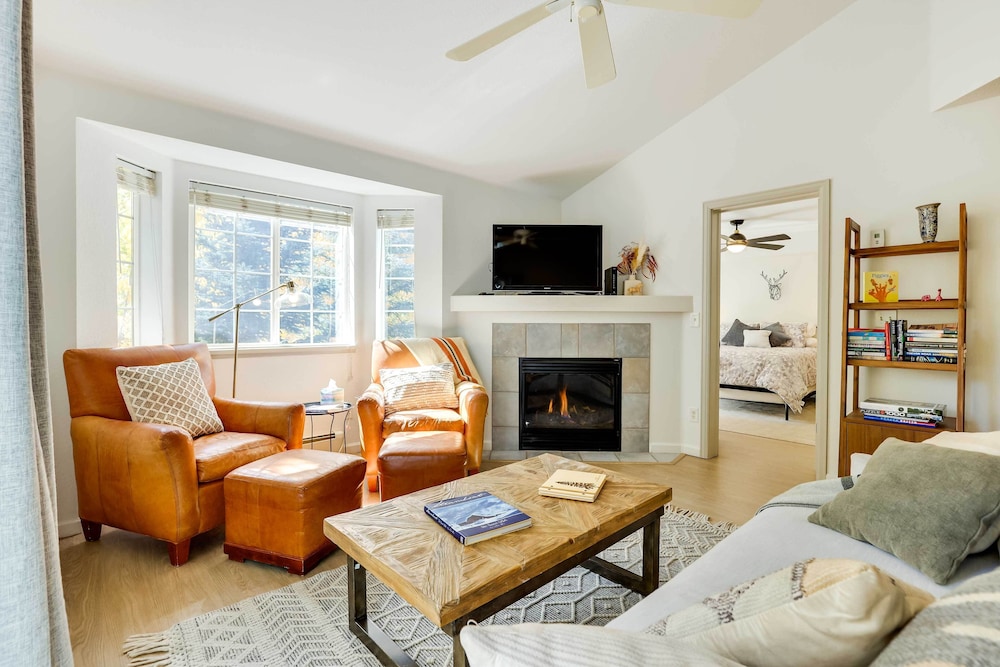 Cozy Steamboat Condo w/ Balcony & Mtn Views!