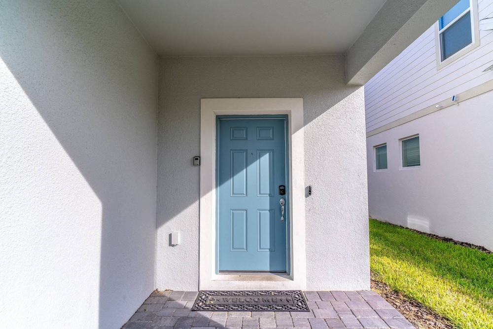 3285 Windsor Island