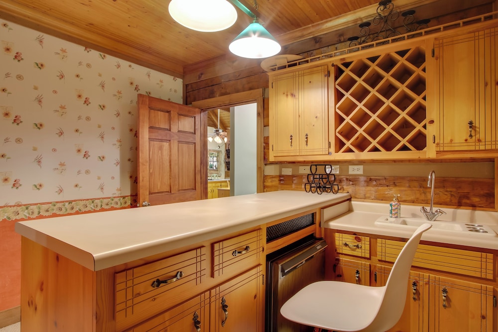 Golf + Hike: Nature Escape w/ Sauna in Hephzibah