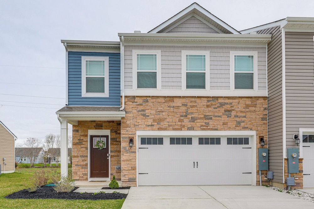 5 Mi to Bethany Beach: Townhome w/ Pool!
