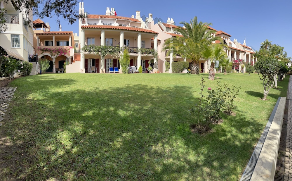Old Village, Vilamoura Beautiful 3 Bed Townhouse
