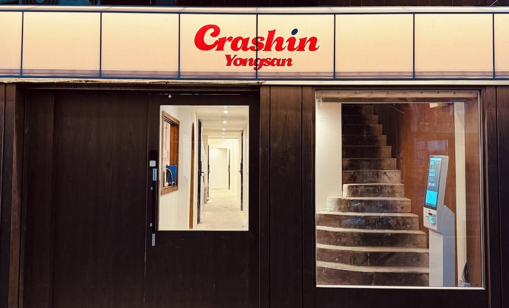 Crashin Yongsan Guesthouse
