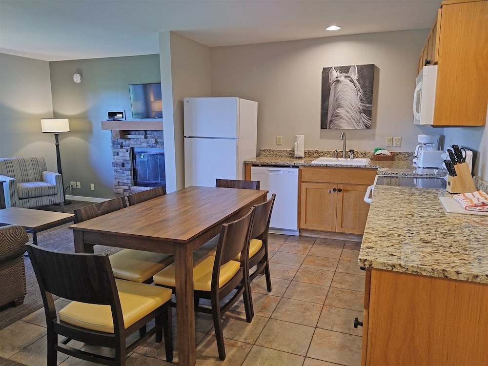 7th Mtn 823f 3 Bedroom Condo