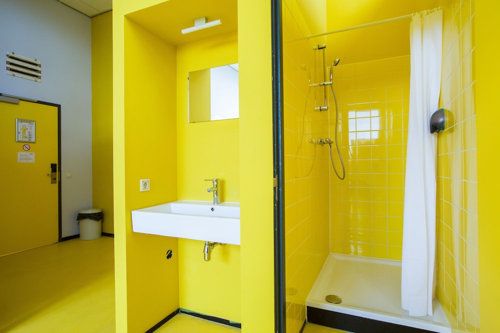 WOW Hostel Amsterdam