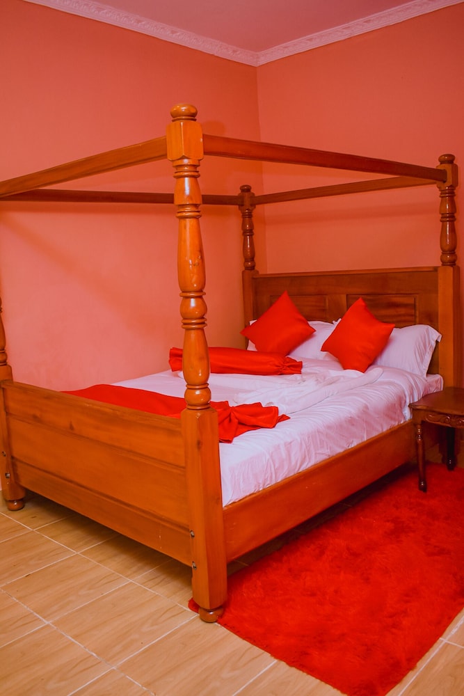 Lux Suites Lions Den Holiday Homes