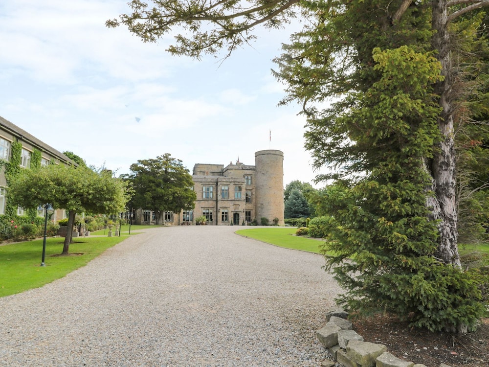 Walworth Castle Lodge