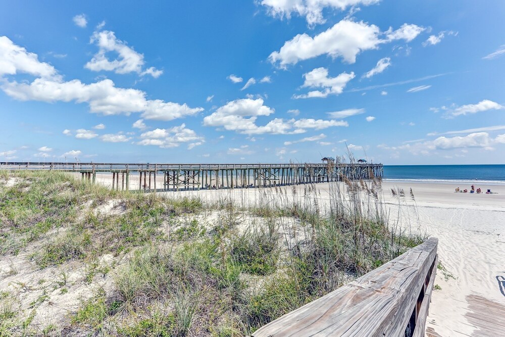 Fernandina Beach Vacations - Enchanting Ground Unit Condo Few Steps Away from the Ocean Side by RedAwning - Property Image 42