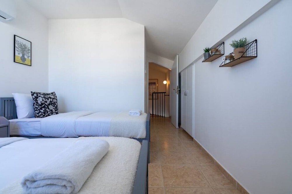 Chloris 3- Bedroom Apartment in Larnaca