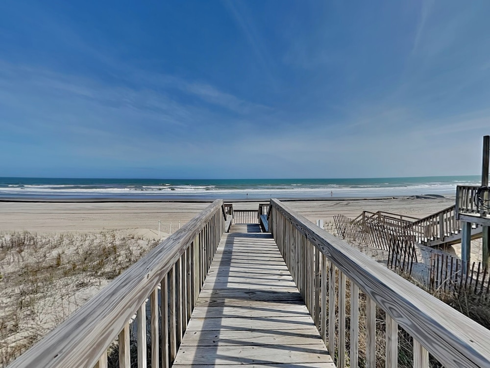 Ocean Splendor by Topsail Realty